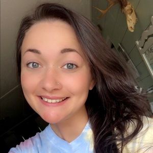 Meet your Posher, Alexyss